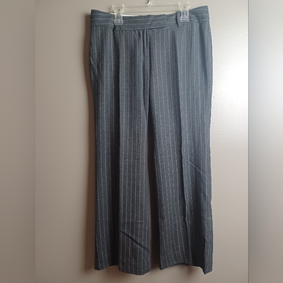 Ann Taylor Pants - Ann Taylor dress pants 2P virgin wool blend